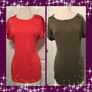 🔥SOLD 🔥 😍 2 Beautiful Blouse 👚 😍